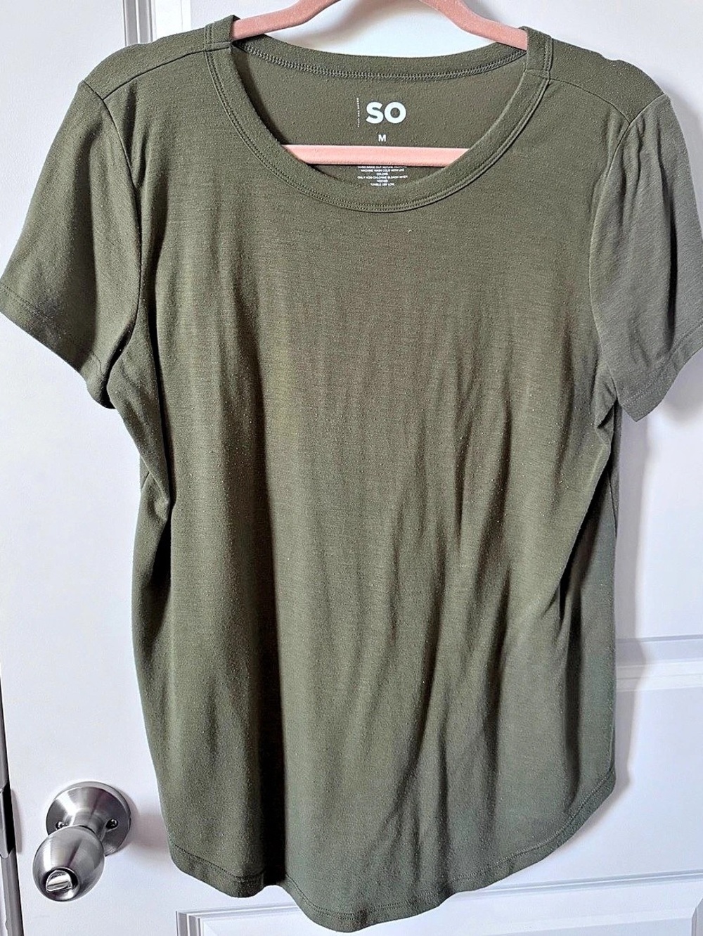 SO Short Sleeve Tee in Green Size Medium Like New